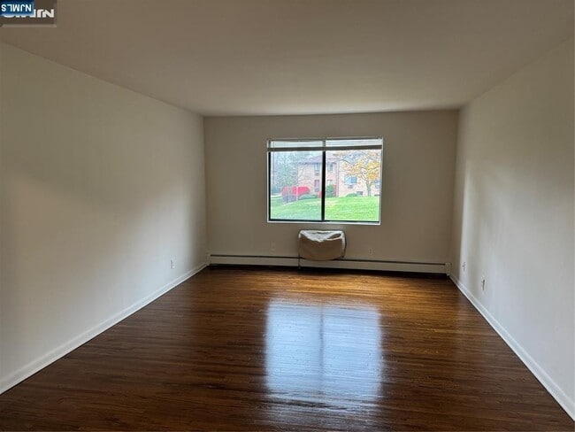 106 Bellgrove Dr in Mahwah, NJ - Building Photo - Building Photo