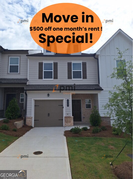 220 Kenoot Dr in Mcdonough, GA - Building Photo