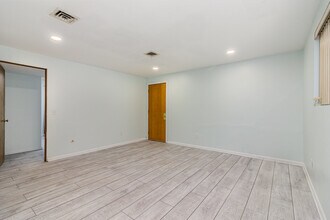 307 Norfolk St in Midland, MI - Building Photo - Building Photo