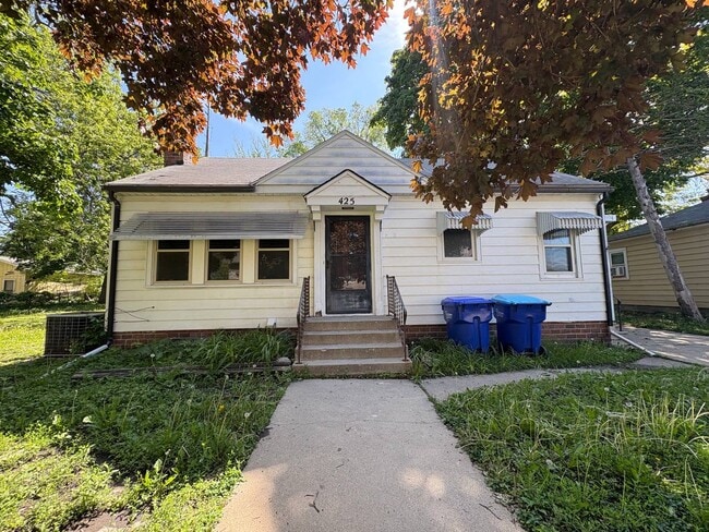 property at 425 3rd Ave SE