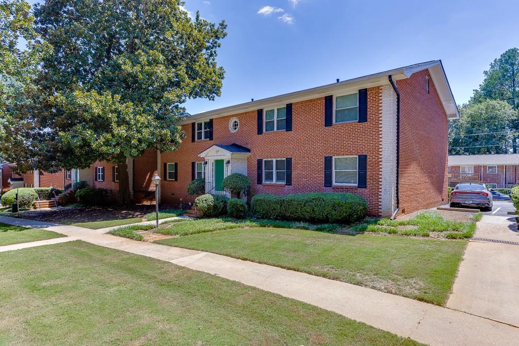 4282 Roswell Rd in Atlanta, GA - Building Photo
