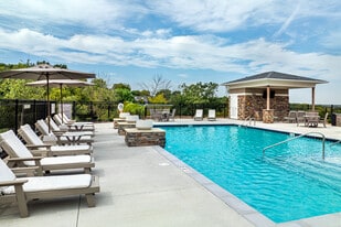 Bonavia Luxury Apartments in Shawnee, KS - Building Photo