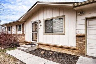 738 S Nome St in Aurora, CO - Building Photo