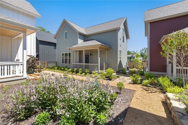 267 E 11th St in Fayetteville, AR - Building Photo - Building Photo