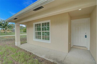 5707 Shannon Dr in Fort Pierce, FL - Foto de edificio - Building Photo