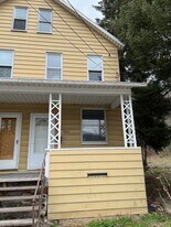 1045-1047 Sunday St in Johnstown, PA - Building Photo