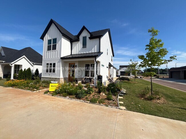 4017 W Sommerset St in Rogers, AR - Foto de edificio - Building Photo