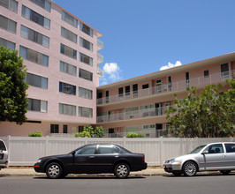 Aoao of Terraza in Honolulu, HI - Building Photo - Building Photo