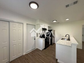 4422 Desert View Dr in San Antonio, TX - Building Photo - Building Photo