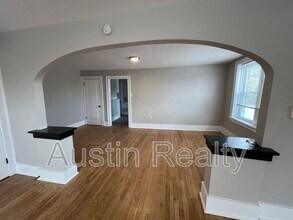 2173 Big Bend Blvd in St. Louis, MO - Building Photo - Building Photo