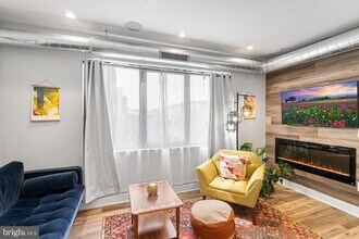 1612 Cambridge St, Unit 407 in Philadelphia, PA - Building Photo - Building Photo