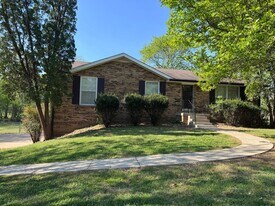 1553 Armistead Dr in Clarksville, TN - Building Photo