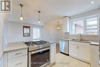 24 Oldham Rd in Toronto, ON - Building Photo - Building Photo
