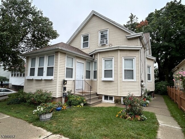 property at 15 N 14th St