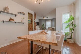 56 Forest St-Unit -q in Montclair, NJ - Building Photo - Building Photo