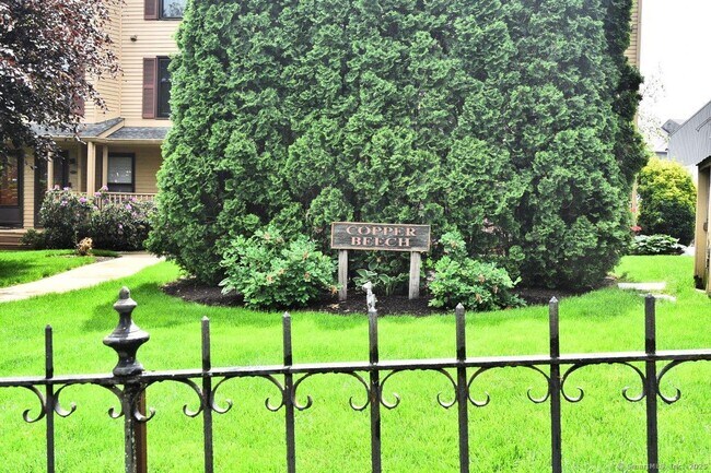 178 Flax Hill Rd in Norwalk, CT - Building Photo - Building Photo