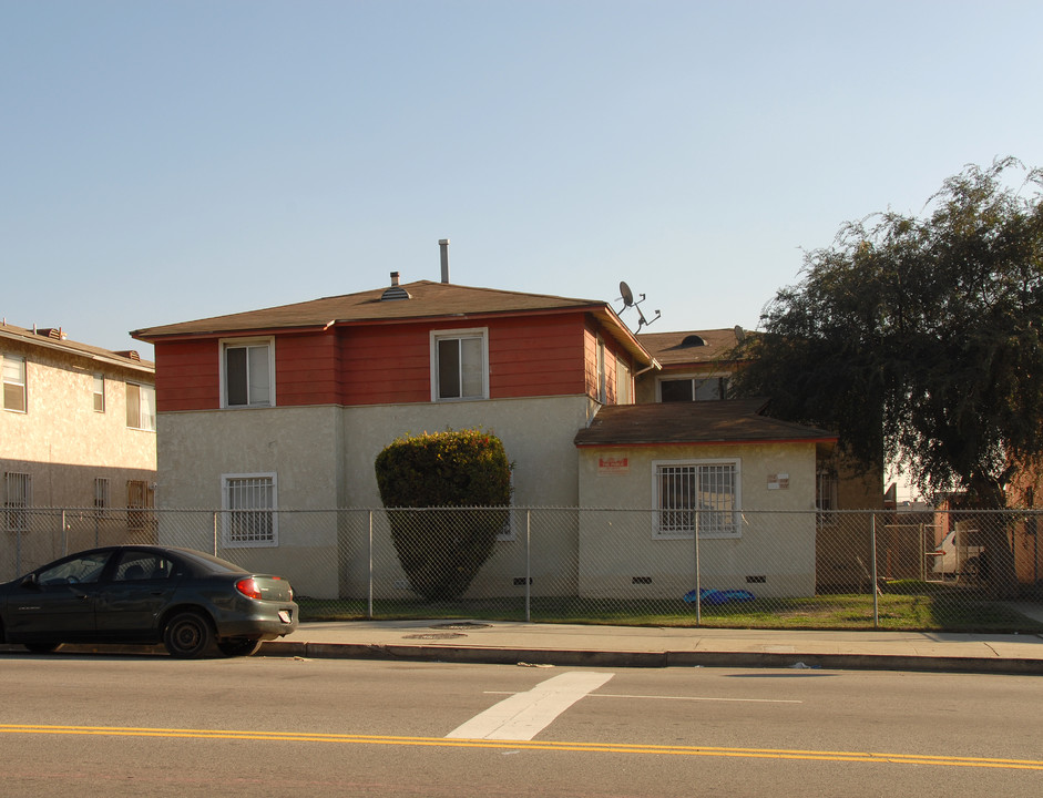 7112 West Blvd in Los Angeles, CA - Building Photo