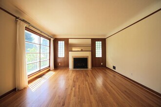 8111 SW 8th Ave in Portland, OR - Building Photo - Building Photo