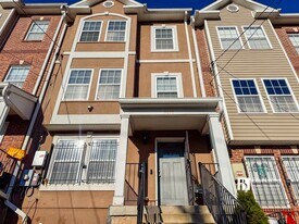 5030 B St SE in Washington, DC - Building Photo