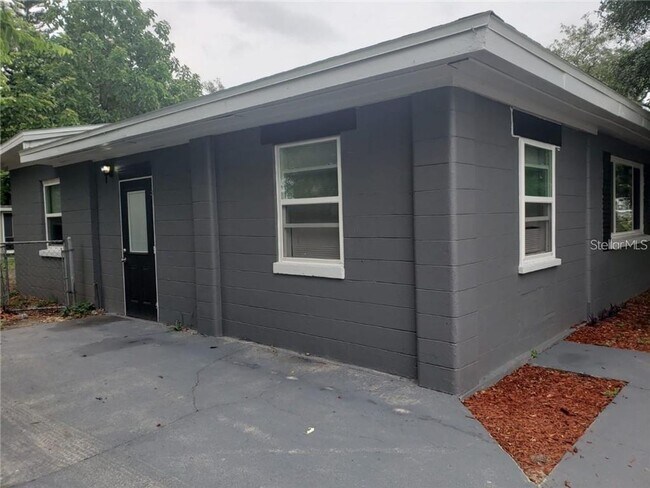 310 Mosley Rd in Lake Alfred, FL - Building Photo - Building Photo