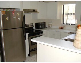 4097 NW 87th Ave in Sunrise, FL - Building Photo - Building Photo