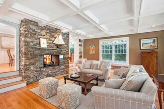 68 Hedges Ln in Amagansett, NY - Building Photo - Building Photo