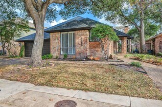 6558 Laurel Valley Rd in Dallas, TX - Building Photo - Building Photo