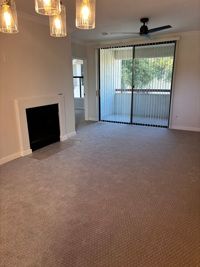 750 E Northern Ave, Unit Las Brisas unit 2016 in Phoenix, AZ - Building Photo - Building Photo