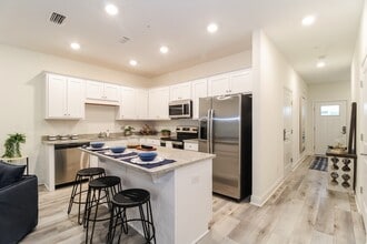 Overland Townhomes in Fairhope, AL - Building Photo - Building Photo