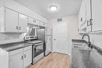 1402 Camp Rd in Charleston, SC - Building Photo - Building Photo
