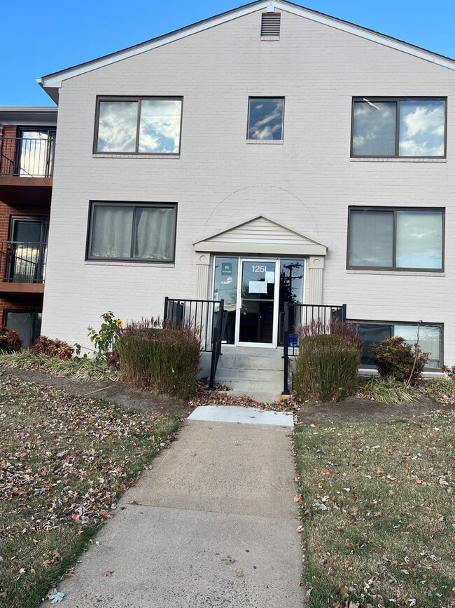 125I Clubhouse Dr SW