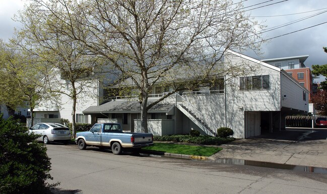 15th & Olive Apartments in Eugene, OR - Building Photo - Building Photo