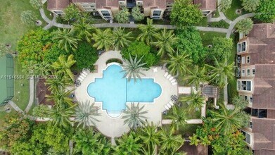 7930 N Nob Hill Rd in Tamarac, FL - Building Photo - Building Photo