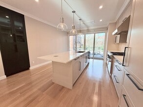 143 Warren Ave in Boston, MA - Building Photo - Building Photo