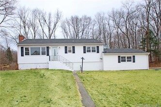 4 Adeline Dr in Danbury, CT - Building Photo - Building Photo