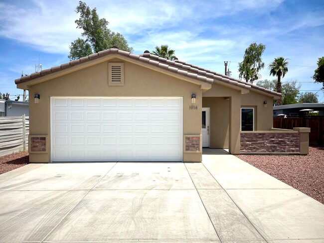 1914 Colorado Blvd in Bullhead City, AZ - Building Photo - Building Photo