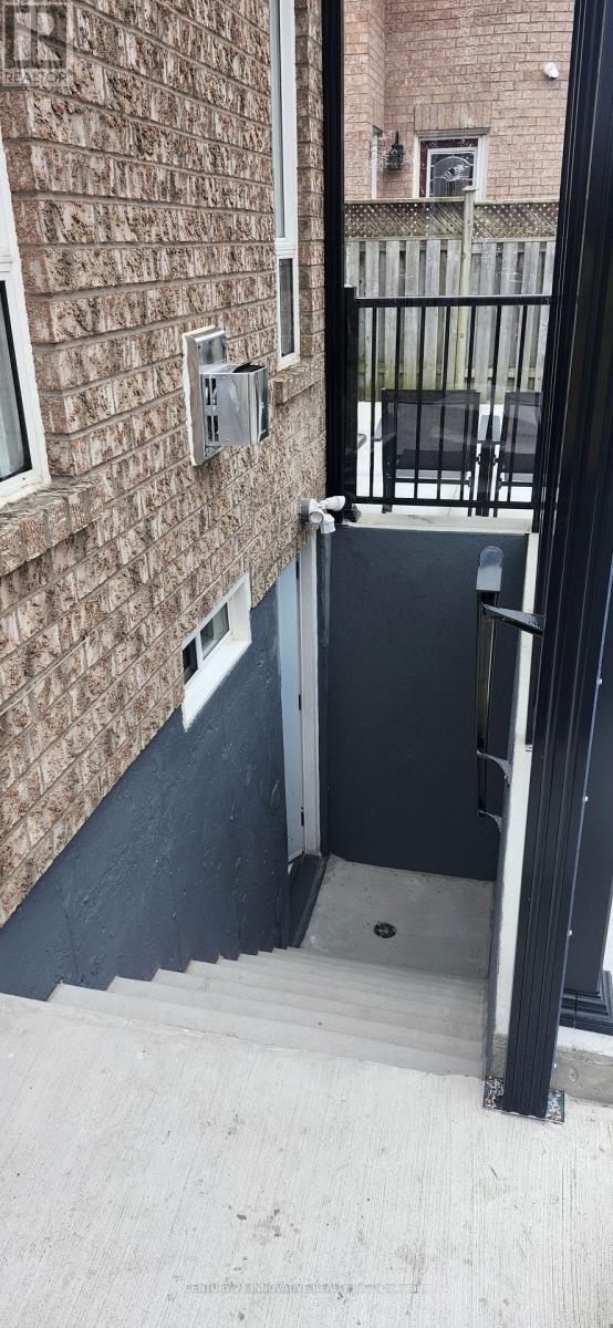 83 Harty Crescent in Ajax, ON - Building Photo - Building Photo