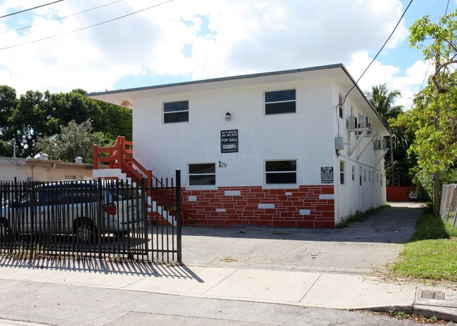 420 NW 35th St in Miami, FL - Foto de edificio - Building Photo