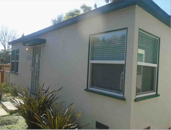 649 Rose Ave in Venice, CA - Building Photo - Building Photo