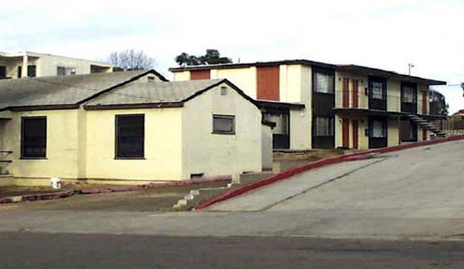 227-305 Norton Ave in National City, CA - Building Photo - Other