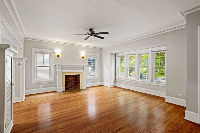 3038 N Maryland Ave in Milwaukee, WI - Building Photo - Building Photo