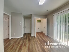 9835 Veronica Dr in Charlotte, NC - Building Photo - Building Photo