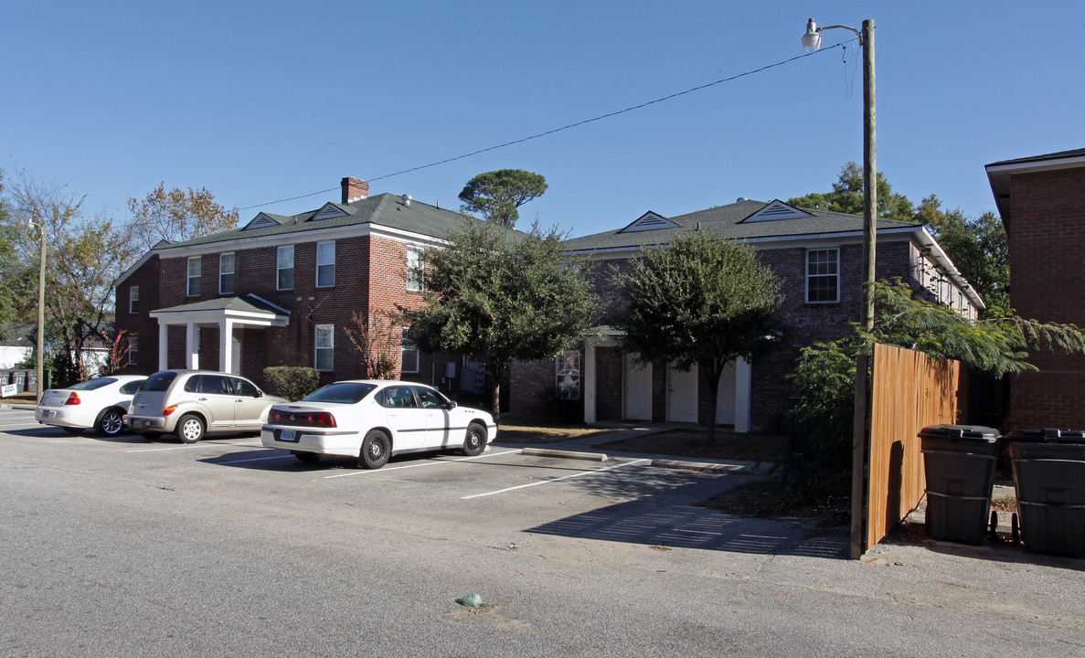 Phoenix Apartments in Charleston, SC - Foto de edificio