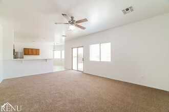 2208 N 91st Gln in Phoenix, AZ - Building Photo - Building Photo