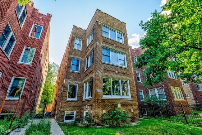 property at 4239 N Ashland Ave