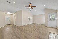 720 Regency Ct in Friendswood, TX - Foto de edificio - Building Photo