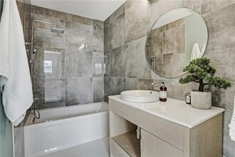 1810 River Crossing Cir in Austin, TX - Foto de edificio - Building Photo