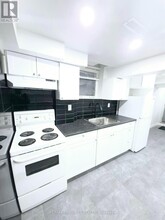 1266 Northmount St in Oshawa, ON - Building Photo - Building Photo