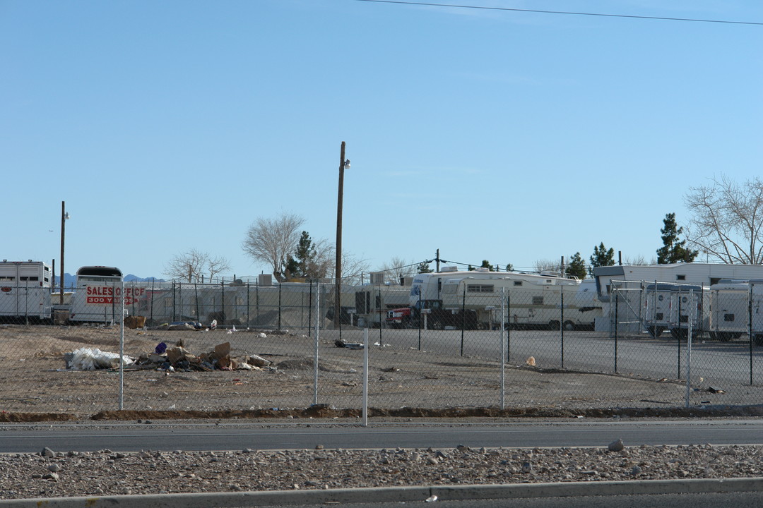 Hitchin' Post Mobil Home Park in Las Vegas, NV - Building Photo