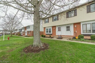 4599 Cox Dr in Stow, OH - Building Photo - Building Photo